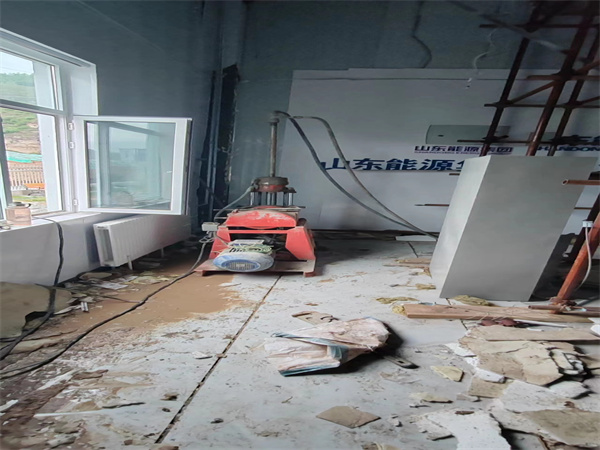 和顺地基基础下沉墙体裂缝加固注浆顶升施工